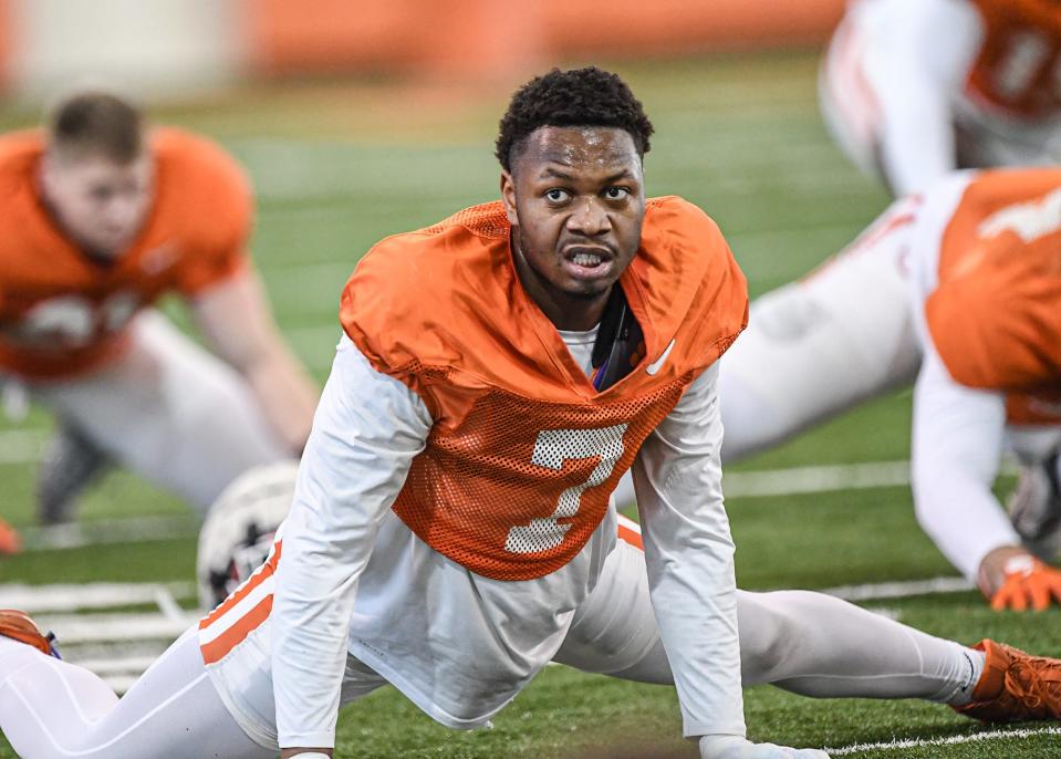 Clemson defensive end Justin Mascoll (7) stretches during practice for the Capitol One Orange Bowl in Clemson, SC Tuesday, Dec 13, 2022.