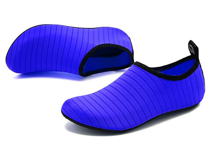 Vifuur Water Sports Shoes in Blue. (Photo: Amazon)