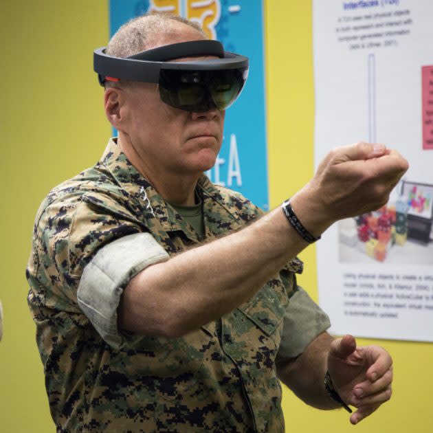 Top Marine tries HoloLens