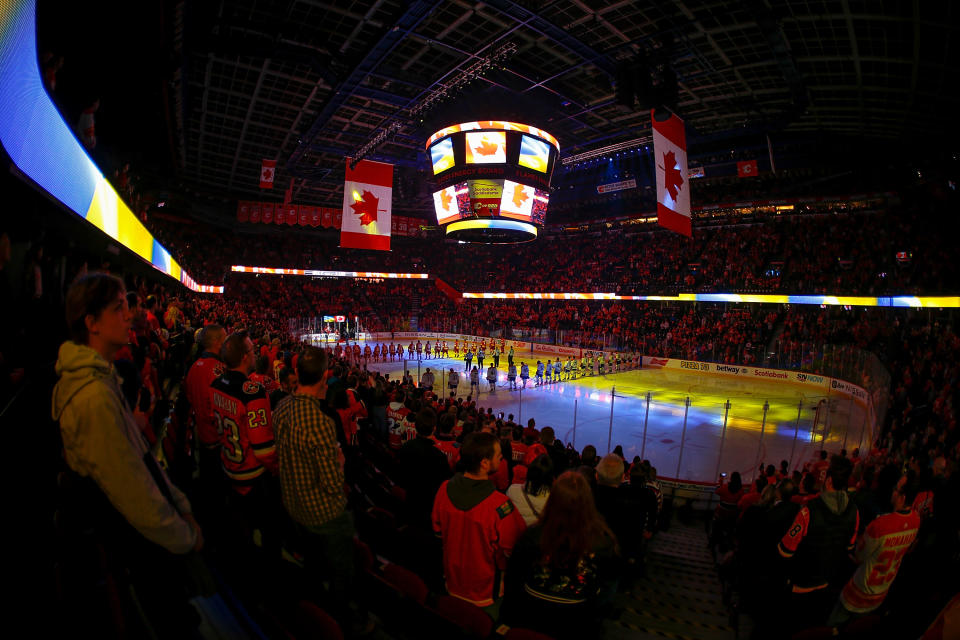 According to TSN's Rick Westhead, a group of Russian NHL players decided not to release a joint statement on Ukraine after they couldn't agree on what to say. (Getty)