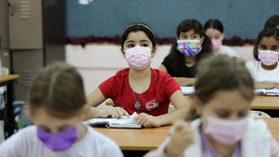 Niñas en un colegio en Jerusalén