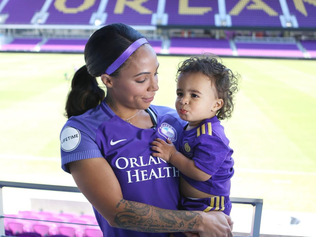 sydney leroux son cassius dwyer