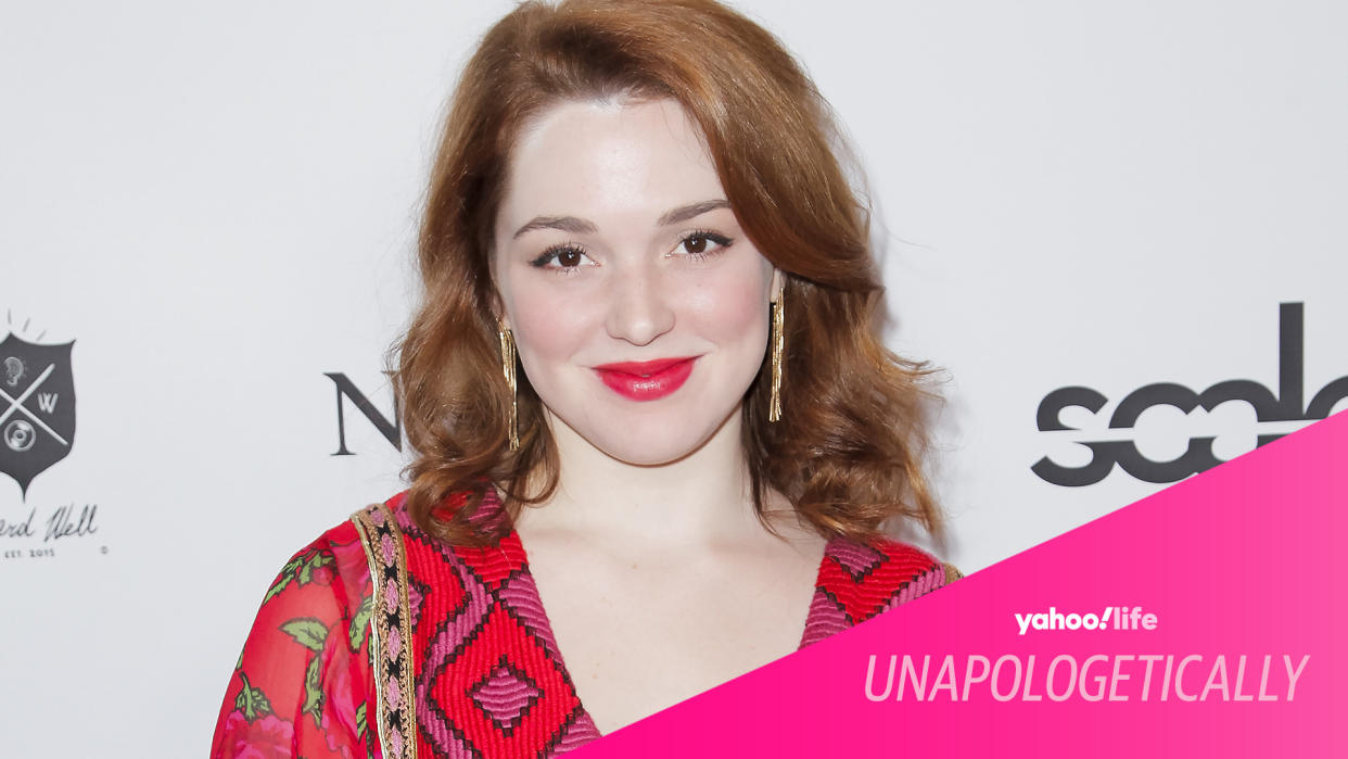Actress-turned-nurse Jennifer Stone talks diabetes and her dual careers with Yahoo Life. (Photo: Getty Images; Design by Quinn Lemmers)