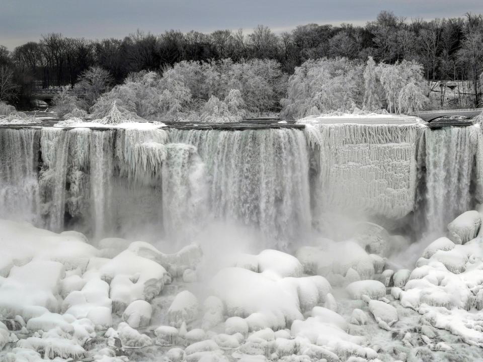 Niagara Falls freezes over with mesmerising results