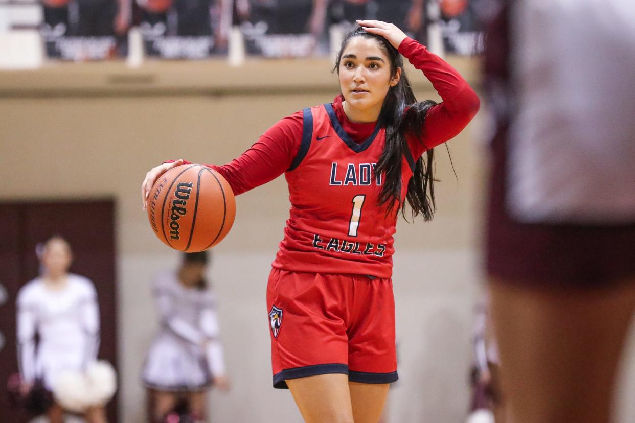 Veterans Memorial's Mia De La Pena communicates with the team during the game at Flour Bluff High School, Friday, Jan. 12, 2024, in Corpus Christi, Texas.