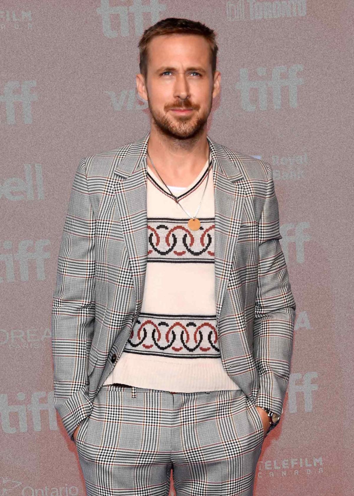 Ryan gosling 2024 v neck sweater