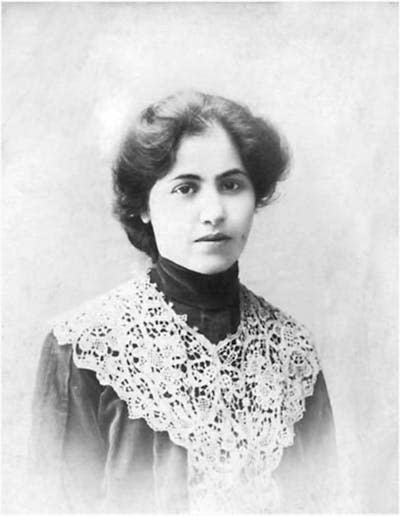 Author Zabel Yessayan helped lead relief efforts after the 1909 massacres. <a href="https://commons.wikimedia.org/wiki/File:Zabelle_Yesayan.jpg" rel="nofollow noopener" target="_blank" data-ylk="slk:Wikimedia Commons;elm:context_link;itc:0;sec:content-canvas" class="link ">Wikimedia Commons</a>