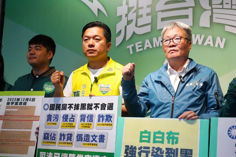 民進黨宜蘭選舉操盤手陳金德今天對外坦承，在內參民調陳俊宇落後對手國民黨黃琤婷，雙方呈現「麻花捲」趨勢，但他認為因總統大選外溢效應，陳俊宇還是會贏得勝選。林泊志攝