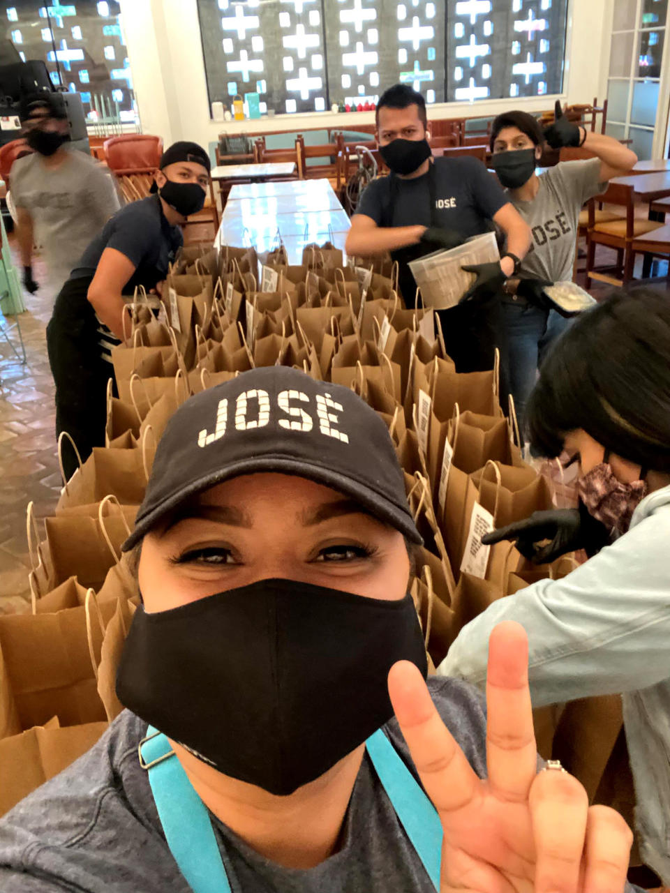 José restaurant staffers preparing lunch for front-line workers in Dallas, Texas. (Jos? restaurant)