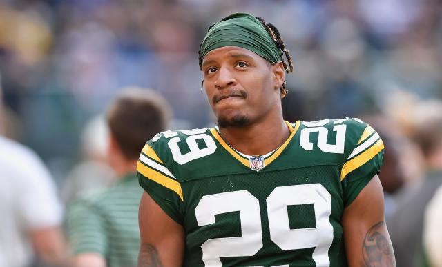 Packers CB Rasul Douglas explains bizarre pre-snap ball bat in