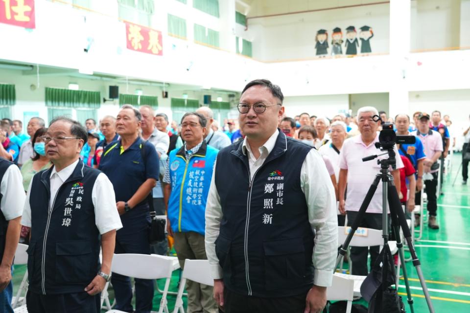 《圖說》副市長鄭照新、民政局長吳世瑋出席中市陸軍官校校友會慶黃埔建軍建校百週年活動。