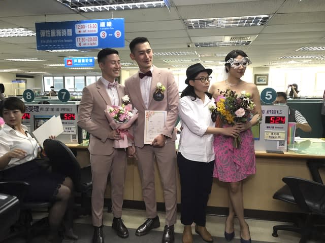 Taiwan gay marriages