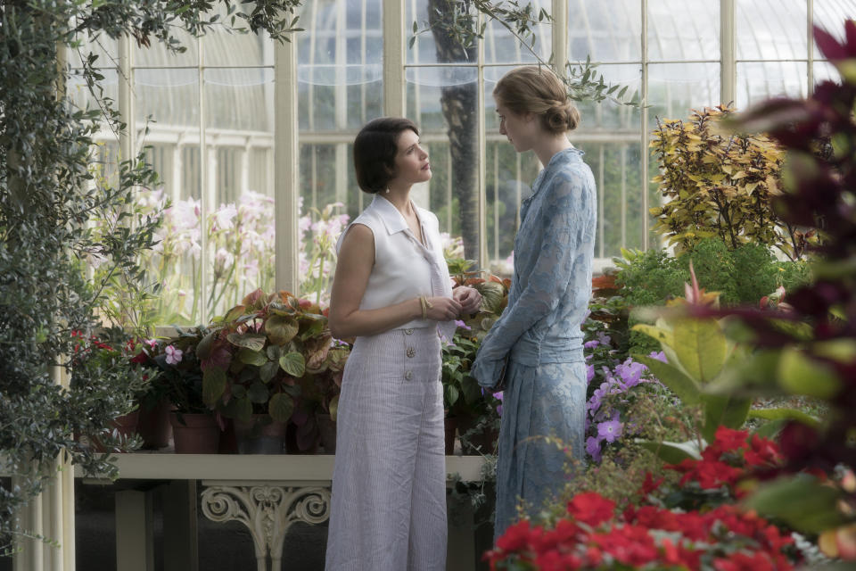 Gemma Arterton as “Vita Sackville-West” and Elizabeth Debicki as “Virginia Woolf” in Chanya Button’s Vita & Virginia. | Courtesy of IFC Films. An IFC Films release.