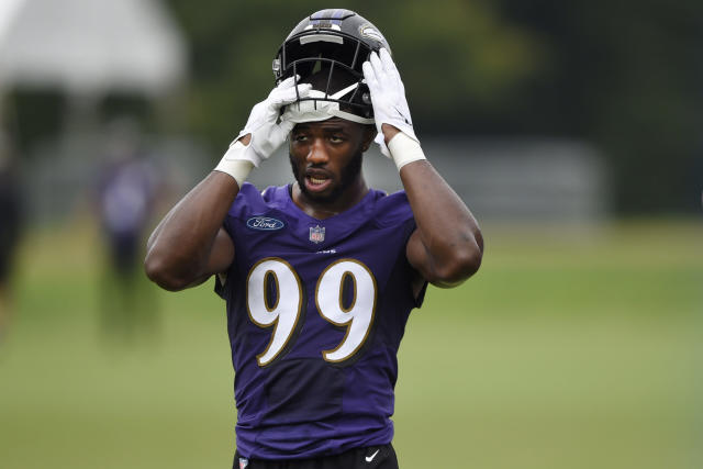 Baltimore Ravens linebacker Odafe Oweh (99) in action during the first half  of a NFL football game against the Cincinnati Bengals, Sunday, Oct. 9,  2022, in Baltimore. (AP Photo/Nick Wass Stock Photo - Alamy