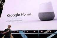 <p>I due prodotti di Google sotto il profilo funzionale sono identici, cambia invece la resa audio. (Getty) </p>