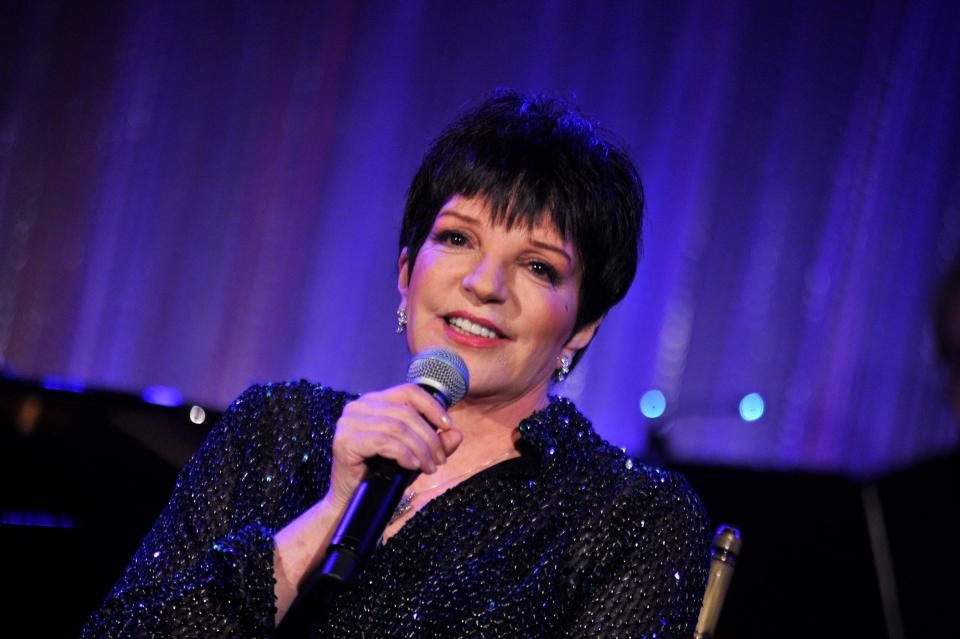 Liza Minnelli performs at the Dramatists Guild Fund's 50th Anniversary Gala Honoring John Kander at Mandarin Oriental Hotel on June 3, 2012 in New York City. (Photo by Fernando Leon/Getty Images for Dramatists Guild)