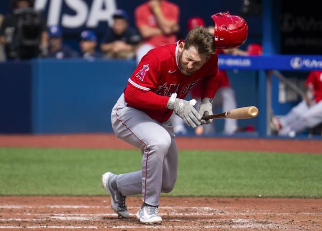 Angels split doubleheader against Jays