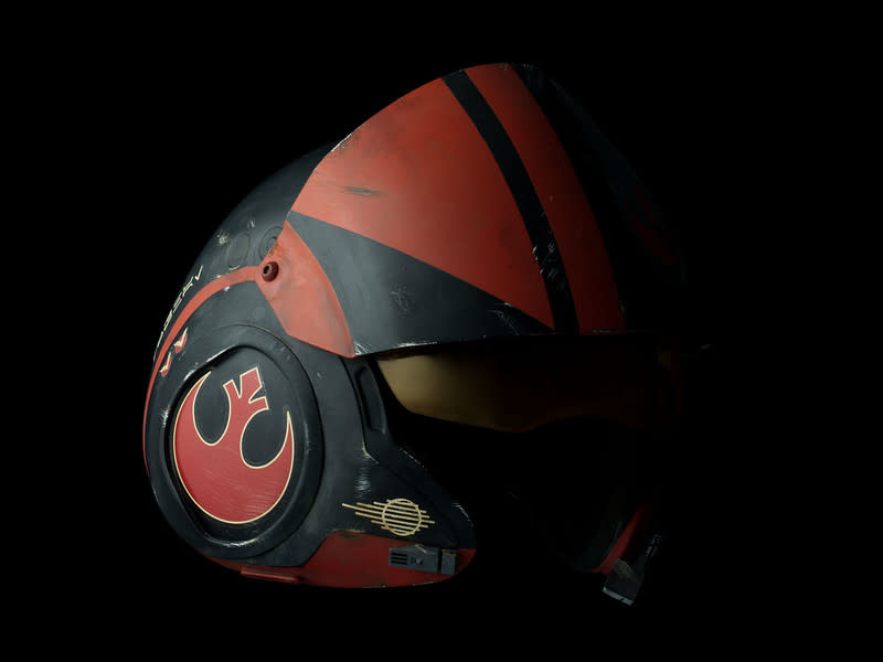 Poe Dameron’s Helmet