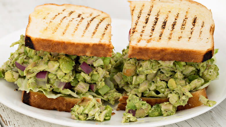 avocado chicken salad sandwiches
