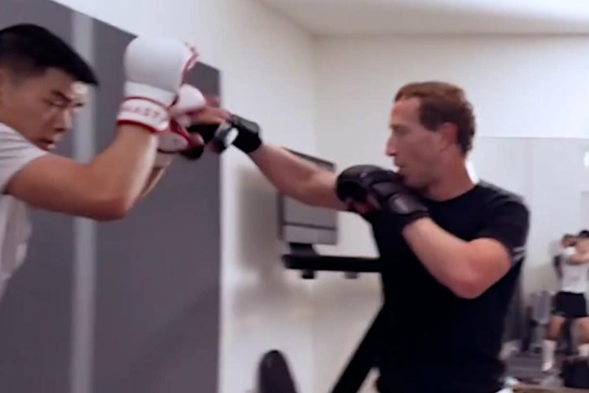 Imagen del vídeo de Mark Zuckerberg entrenando MMA con el luchador de la UFC Khai Wu.