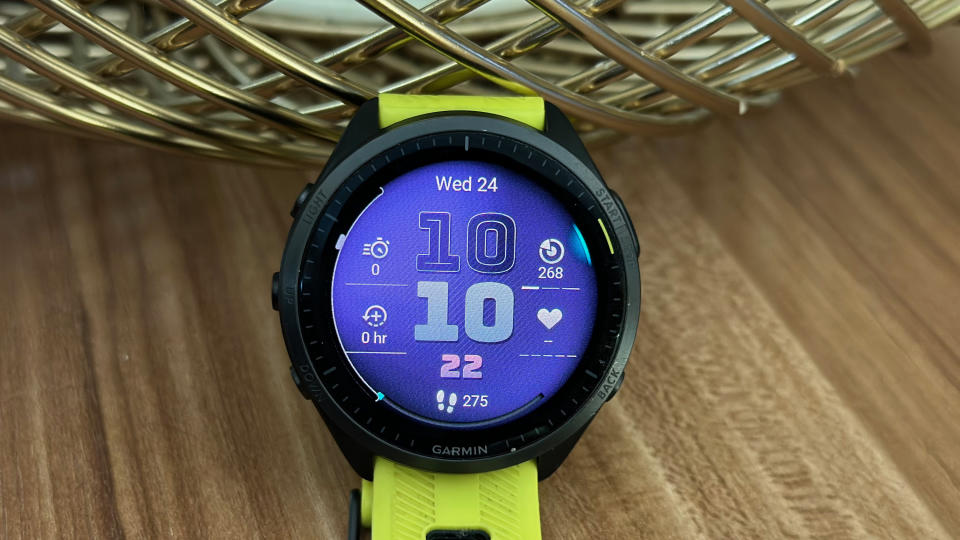 Changing the accent color on a Garmin watch face.