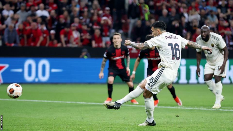 Leandro Paredes scores a penalty