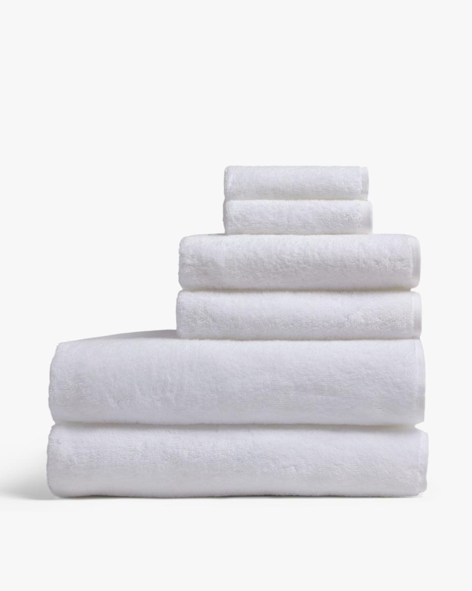 <p><a href="https://go.redirectingat.com?id=74968X1596630&url=https%3A%2F%2Fwww.parachutehome.com%2Fproducts%2Ffeatherweight-plush-towels&sref=https%3A%2F%2Fwww.esquire.com%2Flifestyle%2Fa60332465%2Fparachute-warehouse-sale%2F" rel="nofollow noopener" target="_blank" data-ylk="slk:Shop Now;elm:context_link;itc:0;sec:content-canvas" class="link ">Shop Now</a></p><p>Plush Bath Sheet</p><p>parachutehome.com</p><p>$32.00</p>