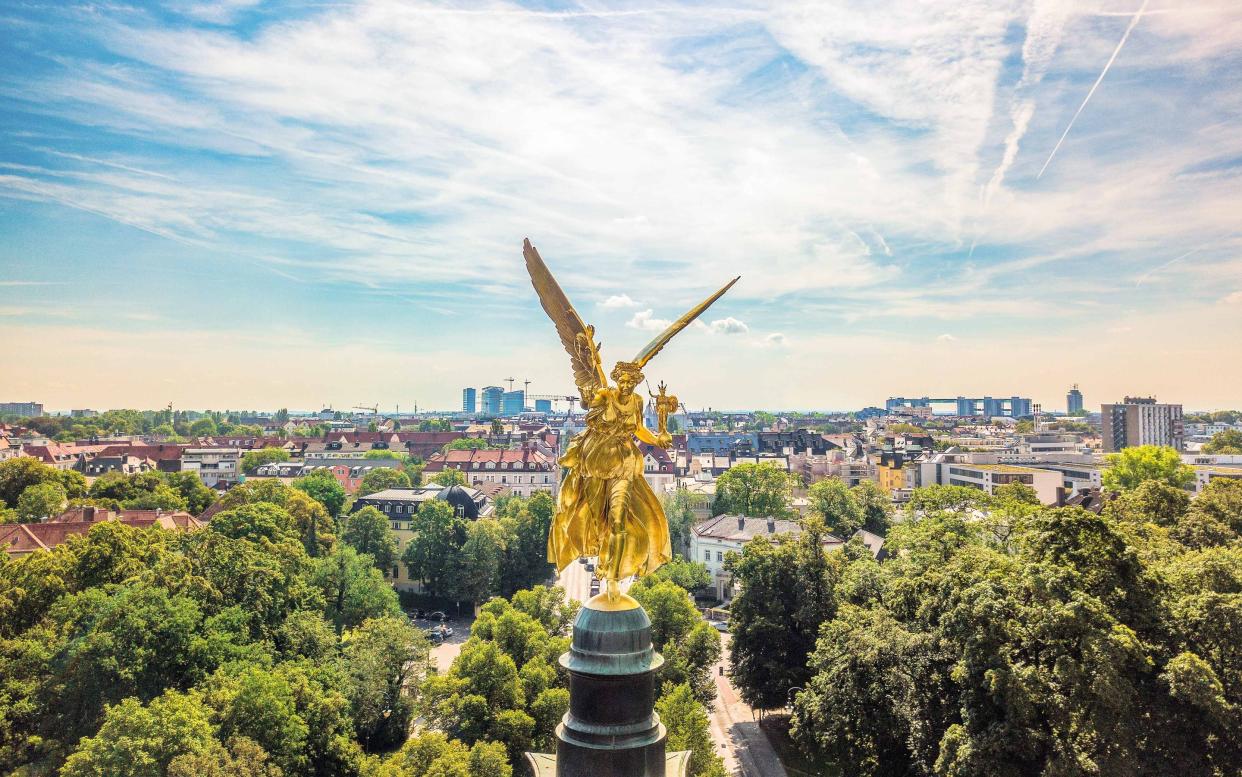 Munich comes alive in the autumn sunshine - Markus Kleimaier