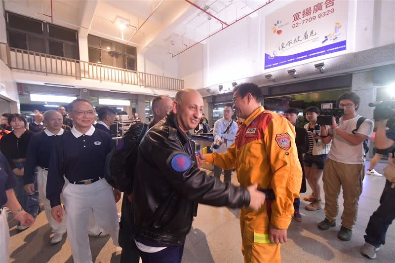 土國救援隊來台協助，慈濟執行長顏博文帶隊感恩。（圖／慈濟基金會提供）