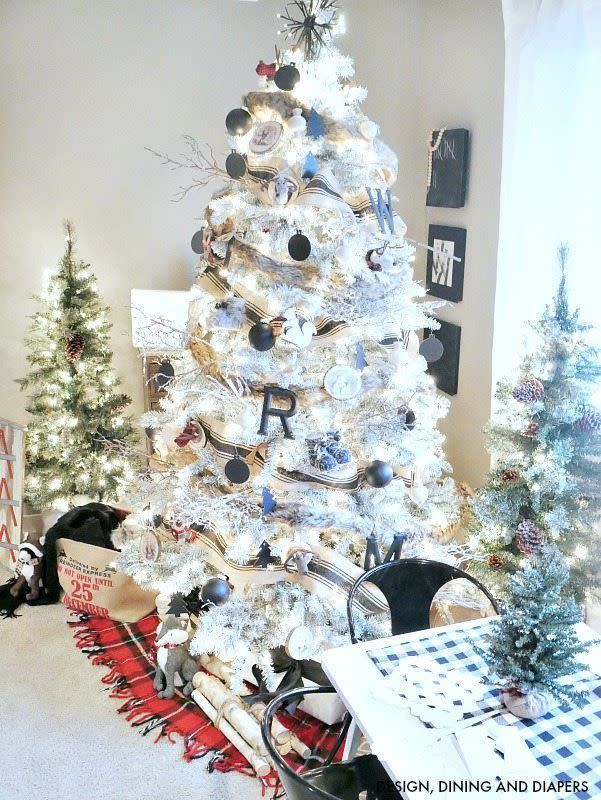 17) Black and White Woodland Christmas Tree