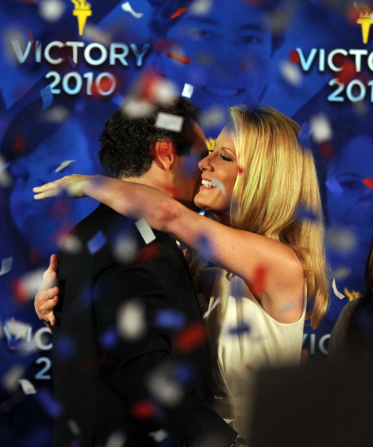 Andrew Cuomo, with Sandra Lee,  receives the nomination for Governor at the New York State Democratic Committee 2010 State Convention.