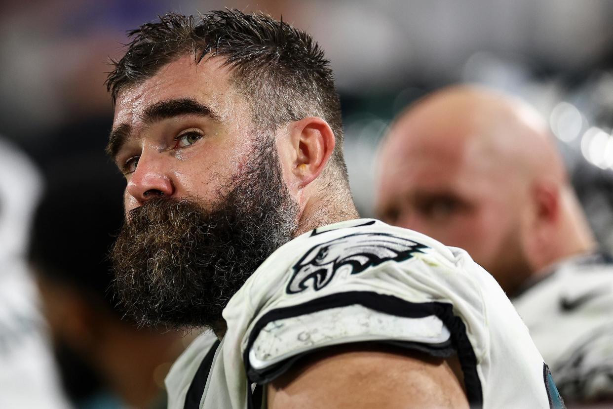 Jason Kelce Signs Eagles Jersey for His Favorite Local McDonalds Employee