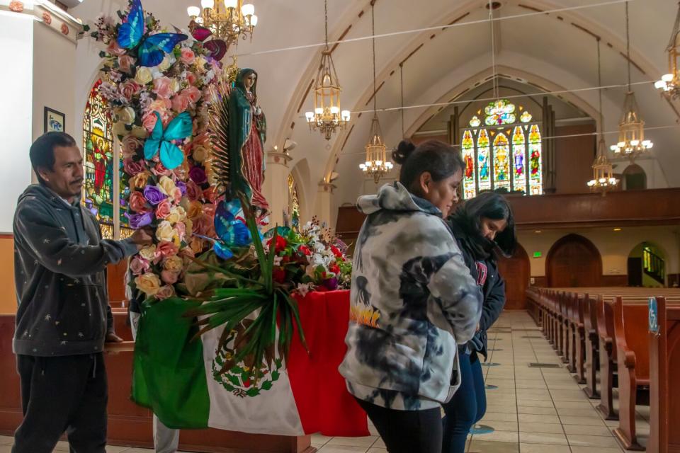 Virgen de Guadalupe procession