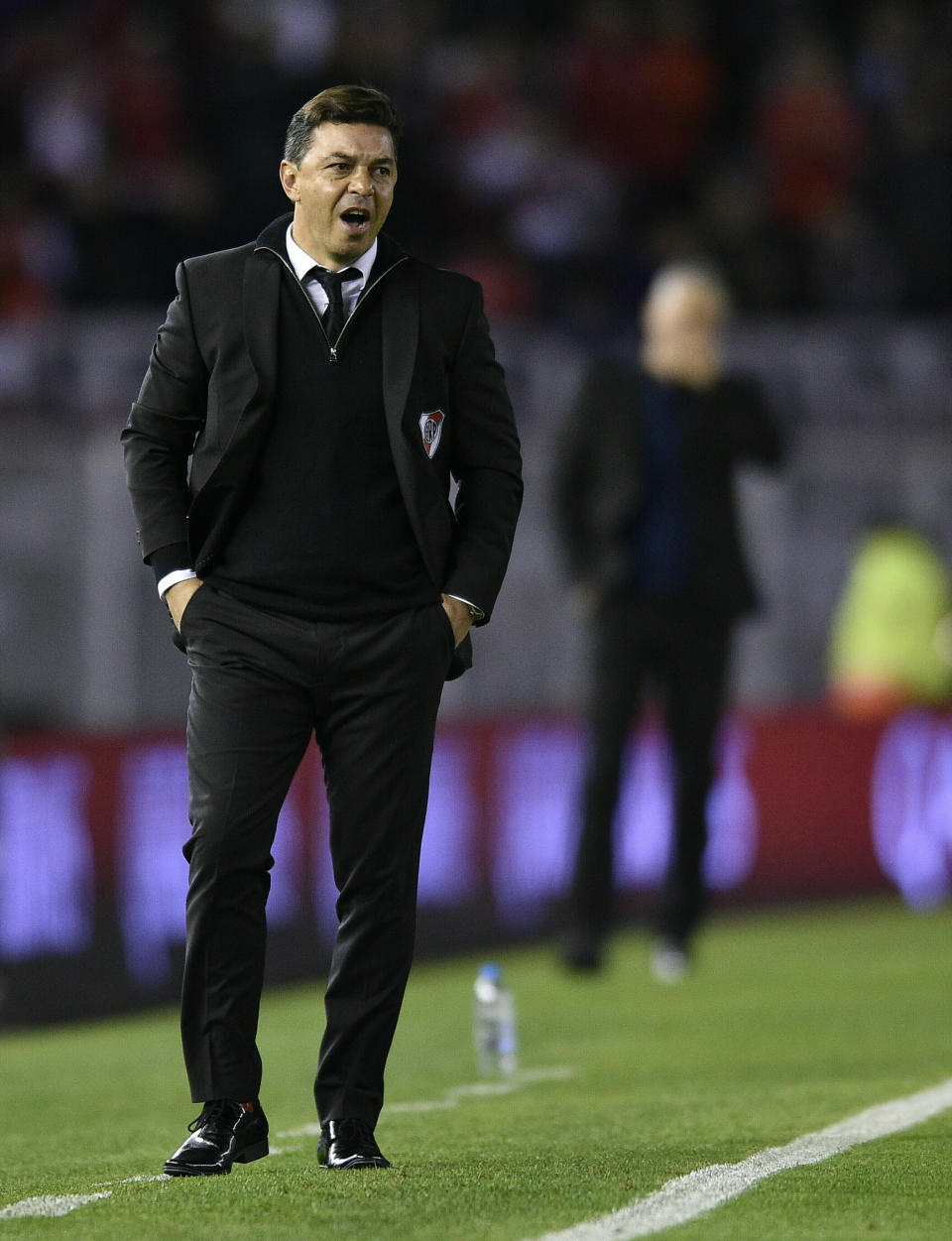 El técnico Marcelo Gallardo de River Plate de Argentina durante el partido ante Atlético Paranaense de Brasil por la final de la Recopa Sudamericana, el jueves 30 de mayo de 2019. (AP Foto/Gustavo Garello)