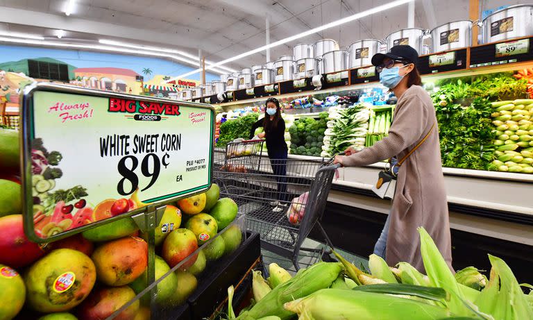 La economía estadounidense se desaceleró en gran medida en los tres primeros meses del año frente al trimestre anterior, cuando registró un crecimiento del 2,6% (Frederic J. BROWN / AFP)