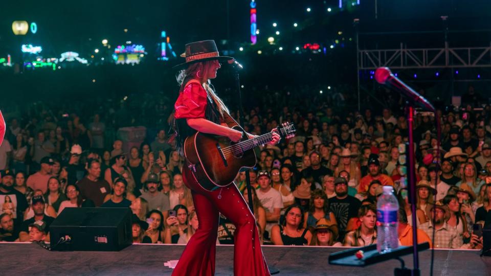 lainey wilson at new york state fair