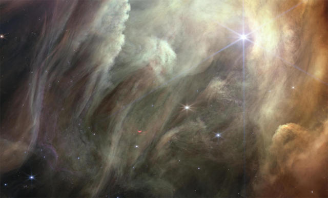 Hubble Views a Star-Studded Cosmic Cloud - NASA Science