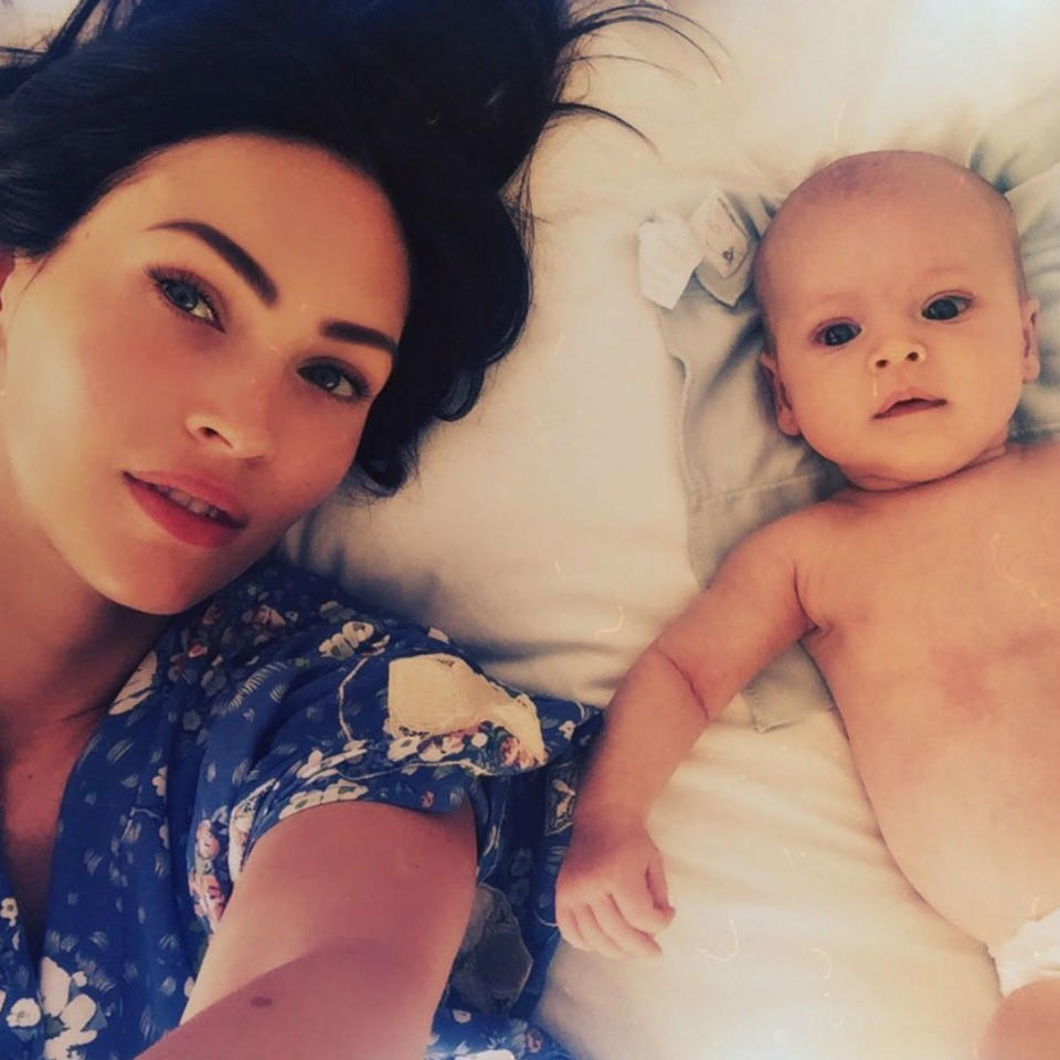 La estadounidense es madre de tres hijos (Noah, Bodhi y Journey) fruto de su matrimonio con Brian Austin Green. Kelly, por su parte, tuvo una hija con Emma Cannon. (Foto: Instagram / <a href="https://www.instagram.com/p/BMCtKppB0Zf/" rel="nofollow noopener" target="_blank" data-ylk="slk:@meganfox;elm:context_link;itc:0;sec:content-canvas" class="link ">@meganfox</a>)