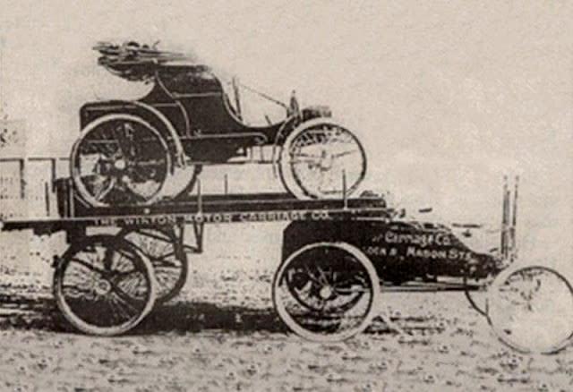 第一輛聯結式汽車運輸車