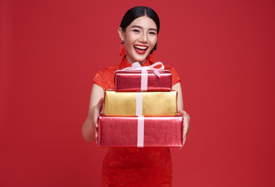 用精緻禮物替代紅包，也是另一種表達祝賀心意的方式。（圖片來源：Freepik）