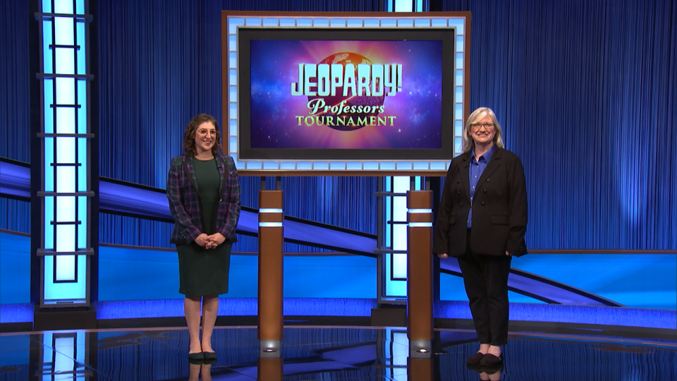 'Jeopardy!' host Mayim Bialik and NAU Professor/'Jeopardy!' contestant Marti Canipe stand on the set of the first Professors Tournament on  'Jeopardy!'