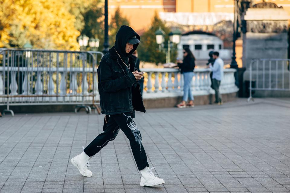 The Best Street Style From Russia Fashion Week’s Spring 2019 Shows