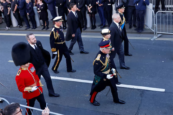 Familia Real británica en el cortejo fúnebre de Isabel II