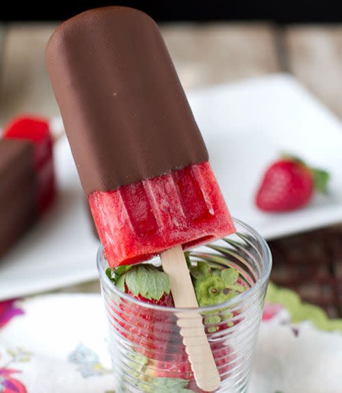 Chocolate Covered Strawberry Popsicles