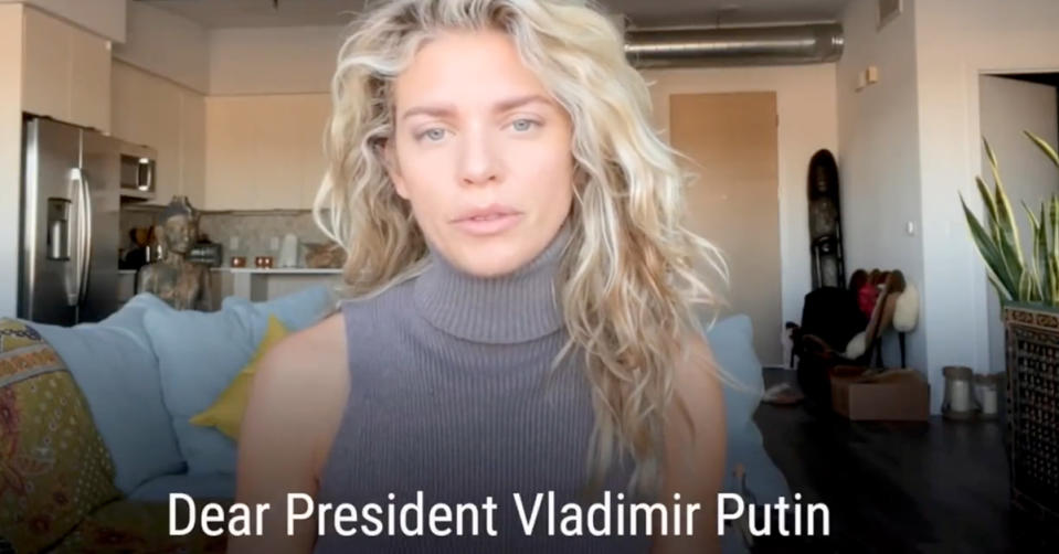 AnnaLynne McCord's Vladimir Putin video