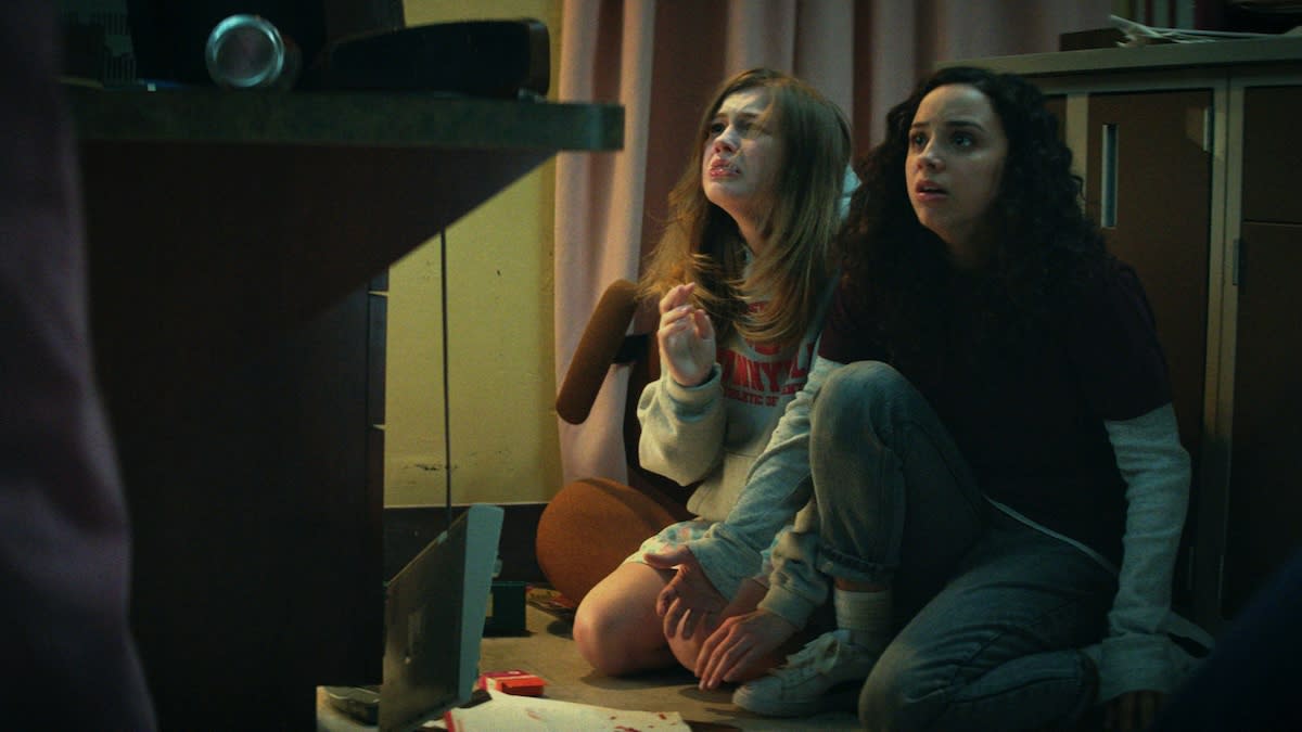 Maya Hawke and Julia Rehwald in 'Fear Street' (Netflix)