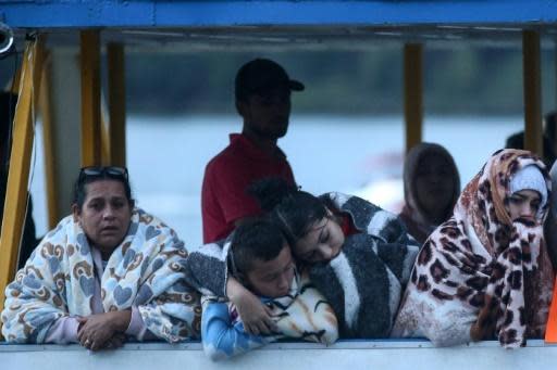 Six dead, 31 missing after Colombia tourist boat sinks