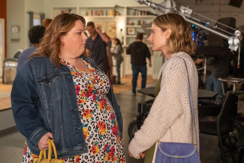 Kate (Chrissy Metz) junto a Madison (Caitlin Thompson), en una escena de <em>This Is Us</em>. <a href="https://www.nbc.com/nbc-insider/who-is-madison-this-is-us" rel="nofollow noopener" target="_blank" data-ylk="slk:Ron Batzdorff/NBC;elm:context_link;itc:0;sec:content-canvas" class="link ">Ron Batzdorff/NBC</a>