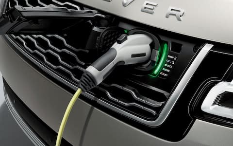 2018 MY Range Rover P400e plug-in hybrid PHEV