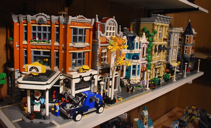 Some of Bob Higgins Lego builds.